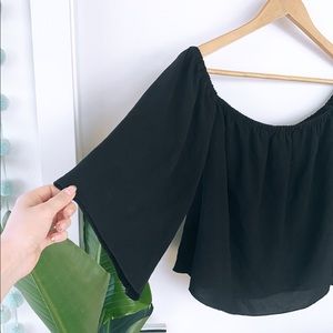 ✨wilfred off the shoulder blouse✨